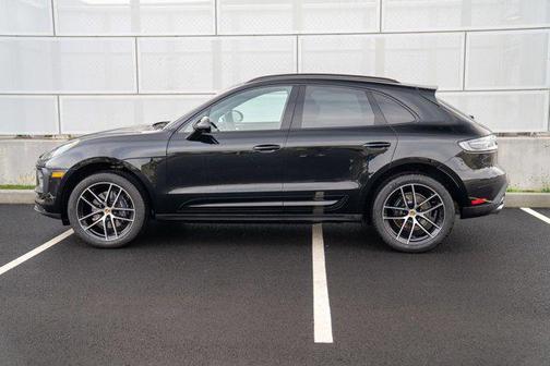 2025 Porsche Macan AWD
