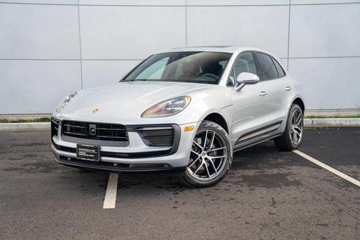 2025 Porsche Macan AWD