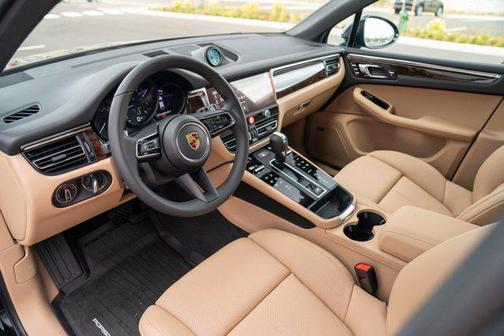 2026 Porsche Macan AWD