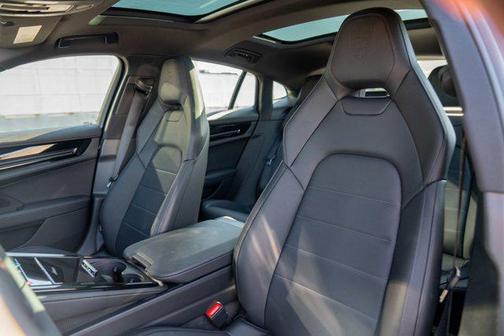 Volcano Grey Metallic 2026 Porsche Panamera 4