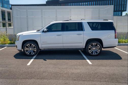 White Frost Tricoat 2019 GMC Yukon XL Denali