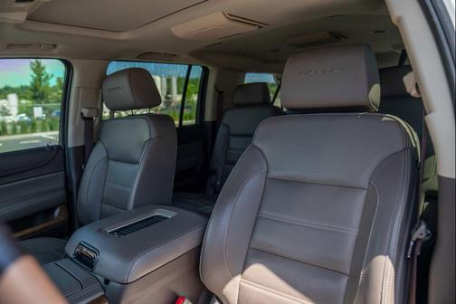White Frost Tricoat 2019 GMC Yukon XL Denali