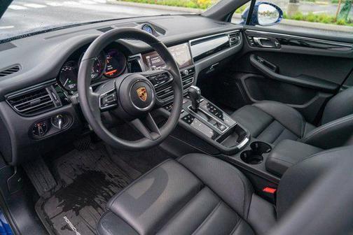 2025 Porsche Macan AWD