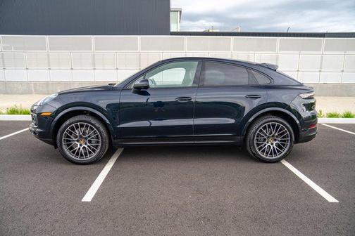Moonlight Blue Metallic 2021 Porsche Cayenne S