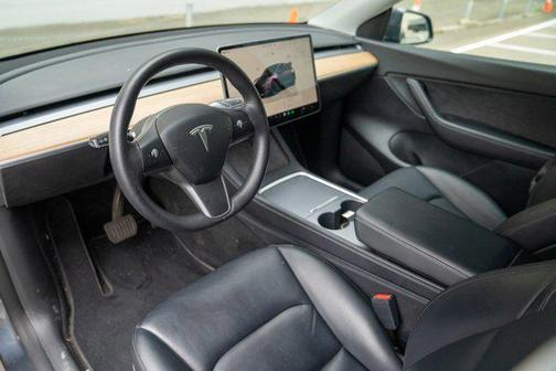 2022 Tesla Model Y Long Range Dual Motor All-Wheel Drive