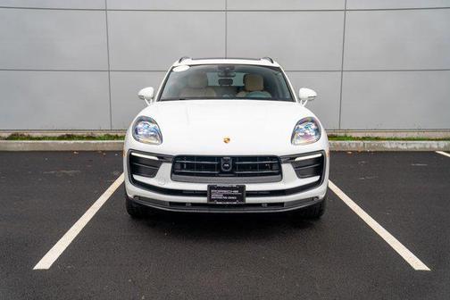 2025 Porsche Macan AWD
