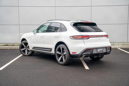 2025 Porsche Macan AWD