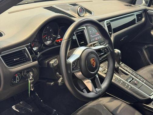 2018 Porsche Macan Base