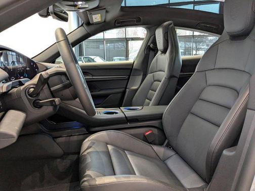 2025 Porsche Taycan RWD