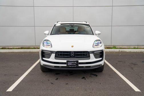 2025 Porsche Macan AWD