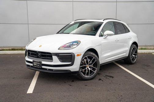 2025 Porsche Macan AWD