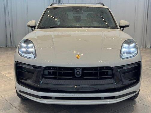 2025 Porsche Macan T