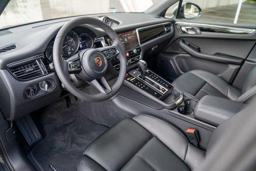 Volcano Grey Metallic 2025 Porsche Macan Macan