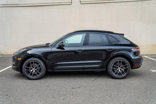 2025 Porsche Macan AWD