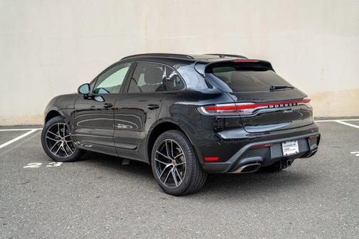 2025 Porsche Macan AWD