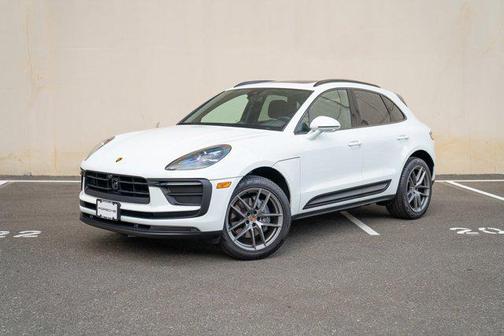2025 Porsche Macan AWD