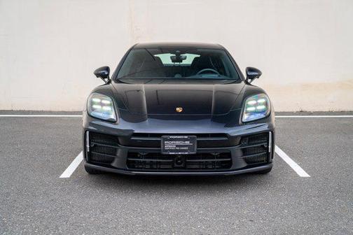 2025 Porsche Panamera 4