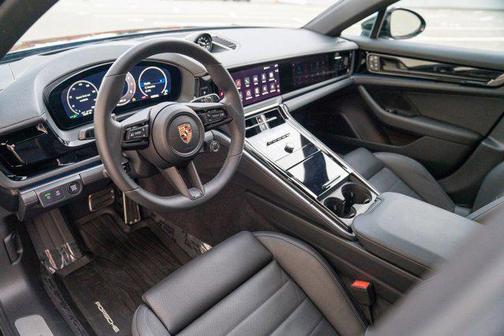2025 Porsche Panamera 4