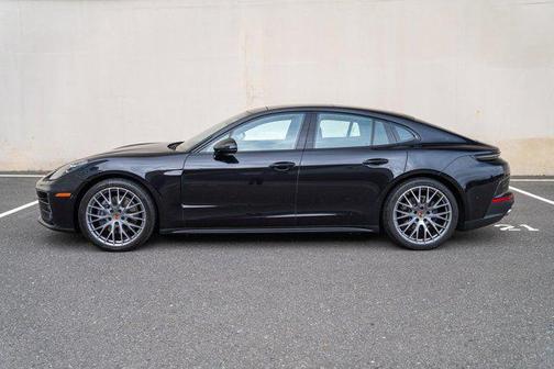2025 Porsche Panamera 4