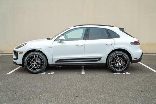 2025 Porsche Macan AWD
