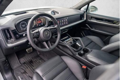 Chalk 2025 Porsche Cayenne Cayenne Turbo E-Hybrid