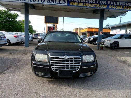 Photo 2 of 15 of 2010 Chrysler 300 Touring/Signature/Executive Series