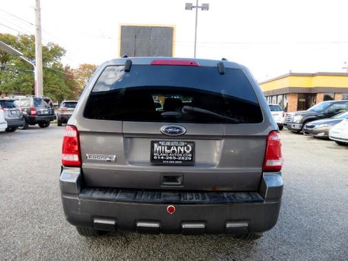 Photo 5 of 17 of 2011 Ford Escape XLT