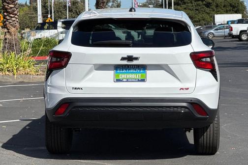Summit White 2026 Chevrolet Trax FWD 1RS