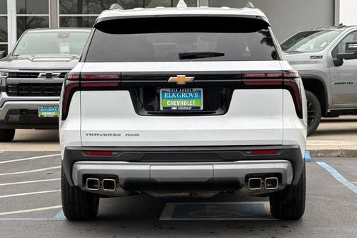2025 Chevrolet Traverse LT