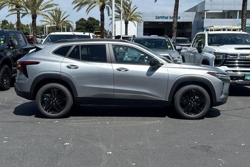 Sterling Gray Metallic 2026 Chevrolet Trax FWD ACTIV