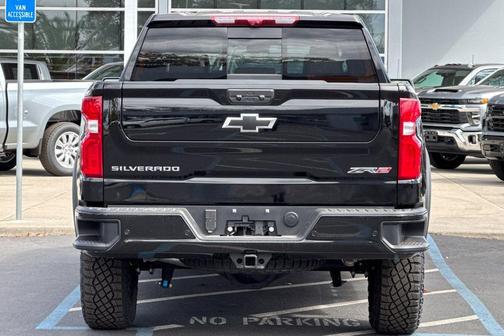 2025 Chevrolet Silverado 1500 ZR2