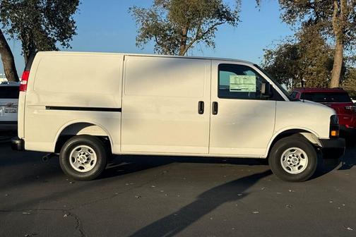 2025 Chevrolet Express 2500 RWD 2500 Regular Wheelbase WT