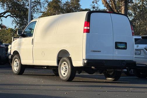 2025 Chevrolet Express 2500 RWD 2500 Regular Wheelbase WT