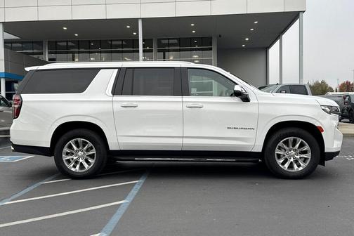 2023 Chevrolet Suburban Premier