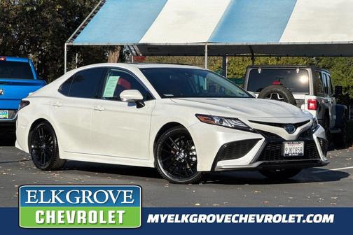 2024 Toyota Camry Hybrid SE