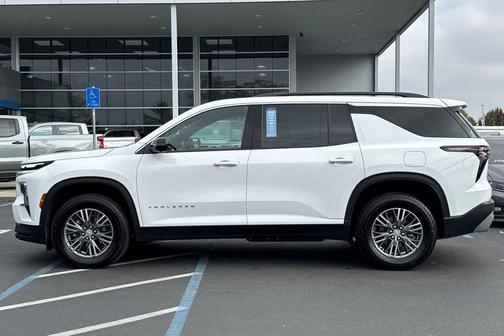 2024 Chevrolet Traverse LT