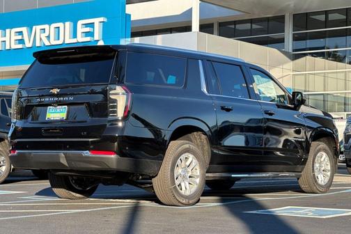 2026 Chevrolet Suburban LT