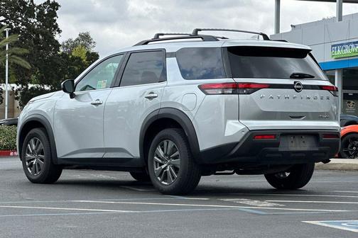 2022 Nissan Pathfinder SV 4WD