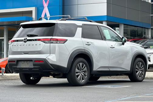 2022 Nissan Pathfinder SV 4WD