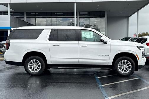 2026 Chevrolet Suburban LS