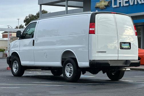 2025 Chevrolet Express 2500 RWD 2500 Regular Wheelbase WT