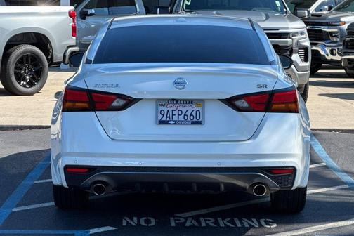 2022 Nissan Altima SR FWD