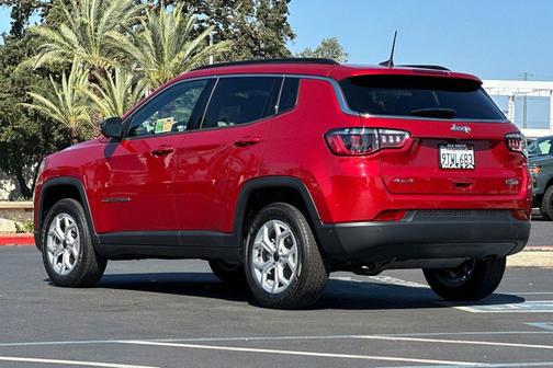 2025 Jeep Compass Latitude