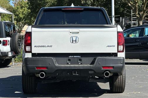 2023 Honda Ridgeline Black