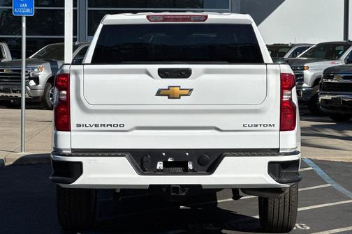 2026 Chevrolet Silverado 1500 Custom