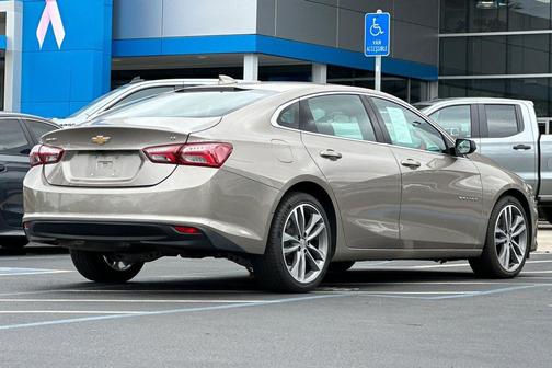 2022 Chevrolet Malibu FWD LT