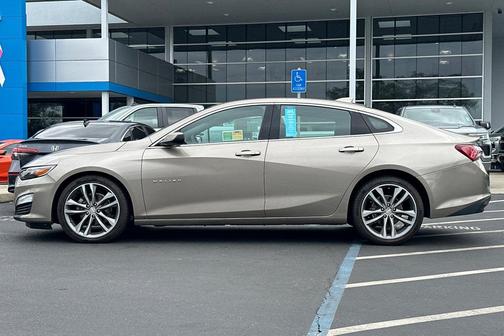 2022 Chevrolet Malibu FWD LT