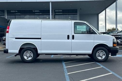 2025 Chevrolet Express 2500 RWD 2500 Regular Wheelbase WT