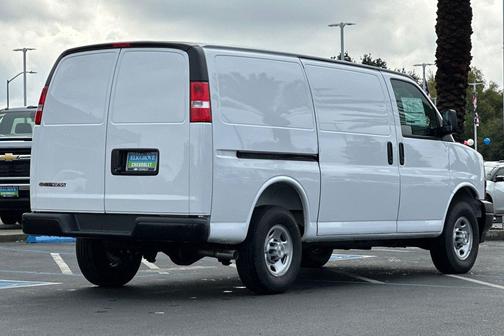 2025 Chevrolet Express 2500 RWD 2500 Regular Wheelbase WT