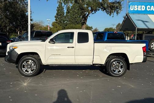 2017 Toyota Tacoma SR